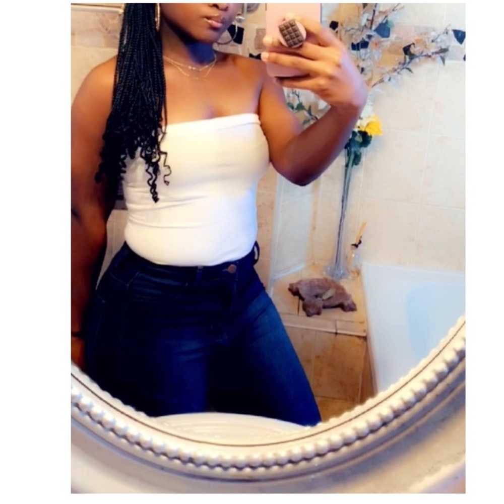 *Snow White Top❄️ - Picture 2 of 3